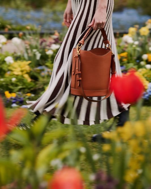 Madeleine Bucket Bag - Leather